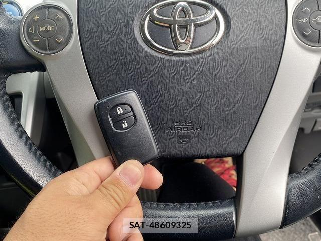 Toyota PRIUS ALPHA 2011-11 6673237-19