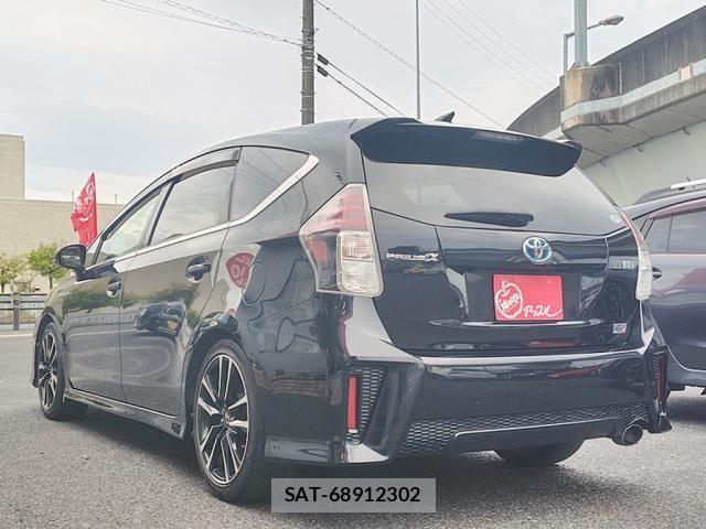 Toyota PRIUS ALPHA 2015-05 6673231-13