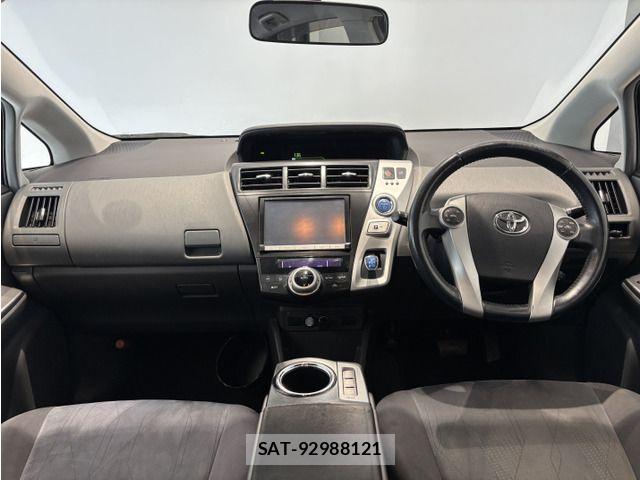 Toyota PRIUS ALPHA 2014-10 6673234-3