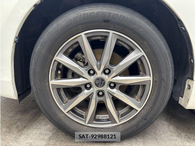 Toyota PRIUS ALPHA 2014-10 6673234-8