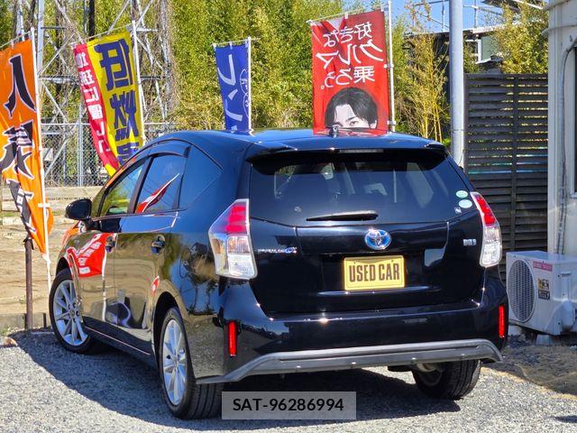 Toyota PRIUS ALPHA 2015-02 6677593-11