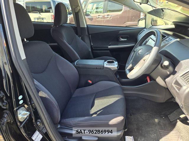 Toyota PRIUS ALPHA 2015-02 6677593-22
