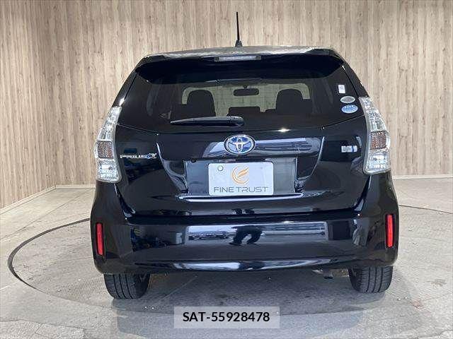 Toyota PRIUS ALPHA 2011-07 6677596-18