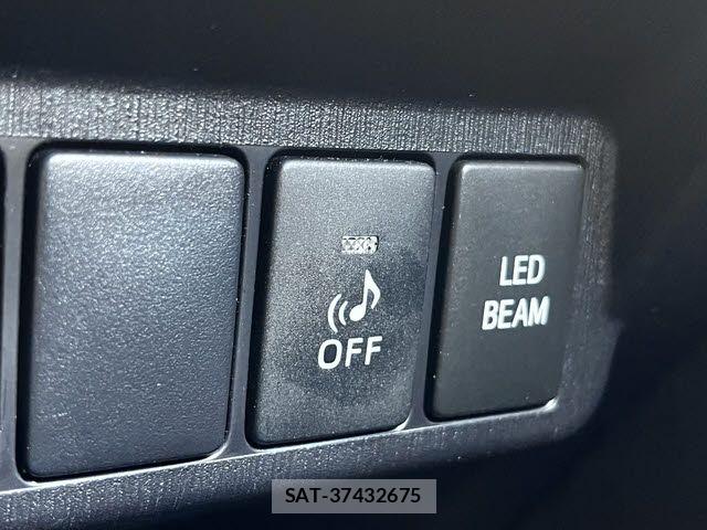 Toyota PRIUS ALPHA 2015-04 6677590-16
