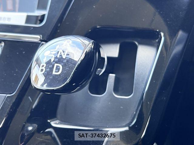 Toyota PRIUS ALPHA 2015-04 6677590-19