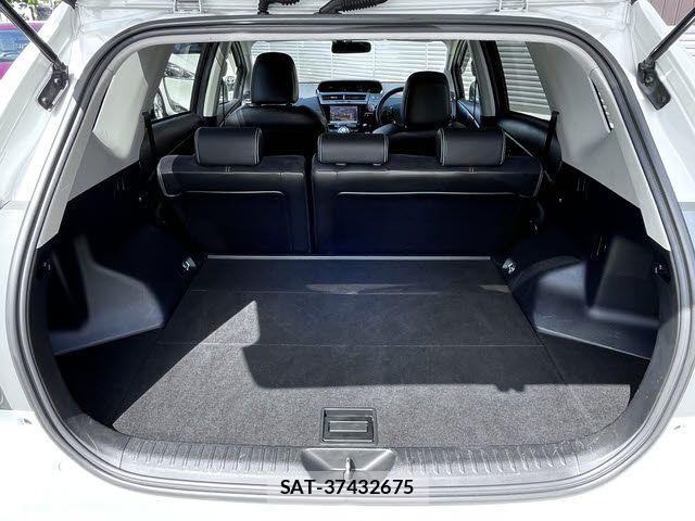 Toyota PRIUS ALPHA 2015-04 6677590-20
