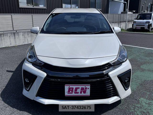 Toyota PRIUS ALPHA 2015-04 6677590-21