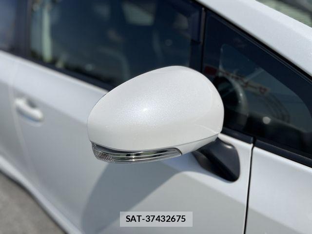 Toyota PRIUS ALPHA 2015-04 6677590-24