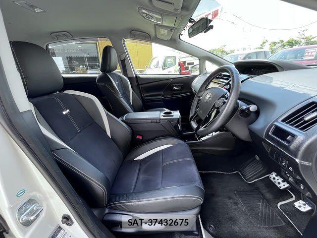 Toyota PRIUS ALPHA 2015-04 6677590-3