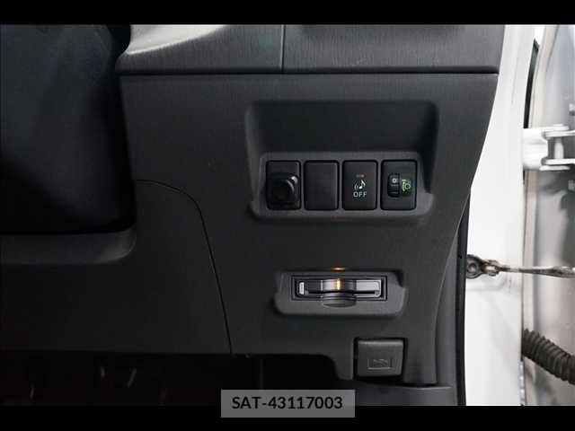 Toyota PRIUS ALPHA 2012-01 6677595-13
