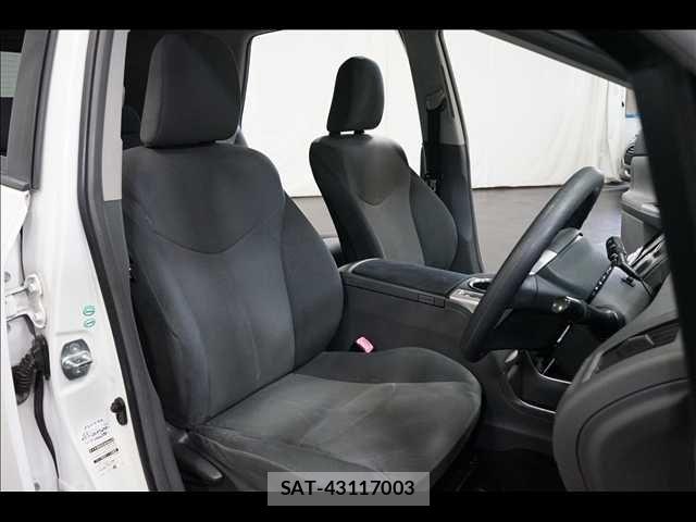 Toyota PRIUS ALPHA 2012-01 6677595-16