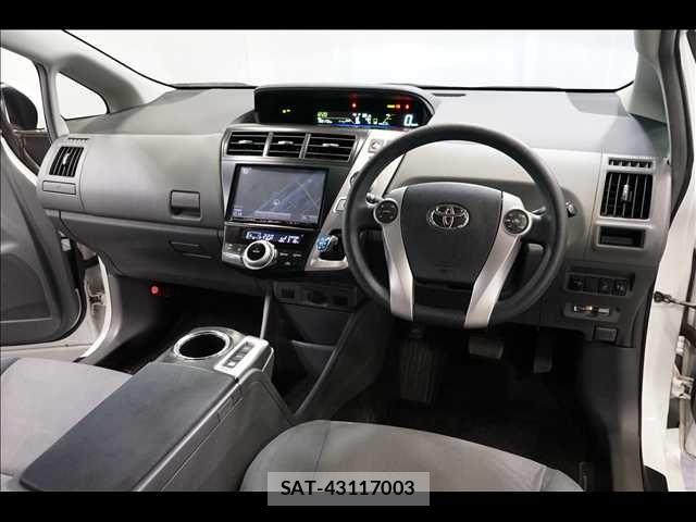 Toyota PRIUS ALPHA 2012-01 6677595-1