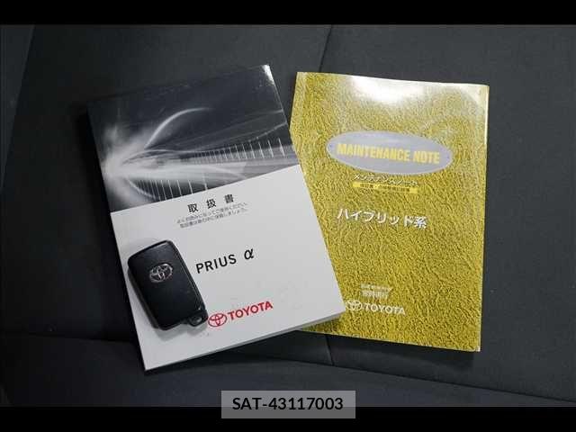 Toyota PRIUS ALPHA 2012-01 6677595-6