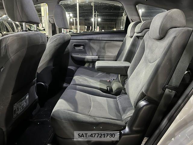 Toyota PRIUS ALPHA 2013-10 6682826-12