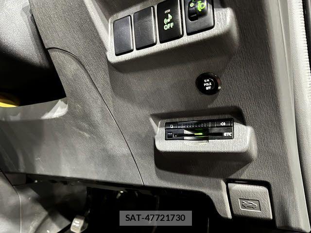 Toyota PRIUS ALPHA 2013-10 6682826-15