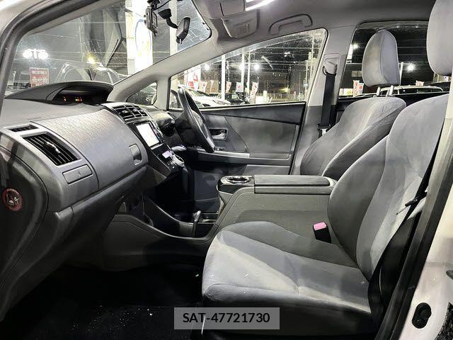 Toyota PRIUS ALPHA 2013-10 6682826-18