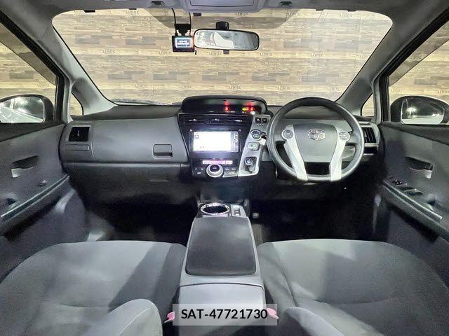Toyota PRIUS ALPHA 2013-10 6682826-1