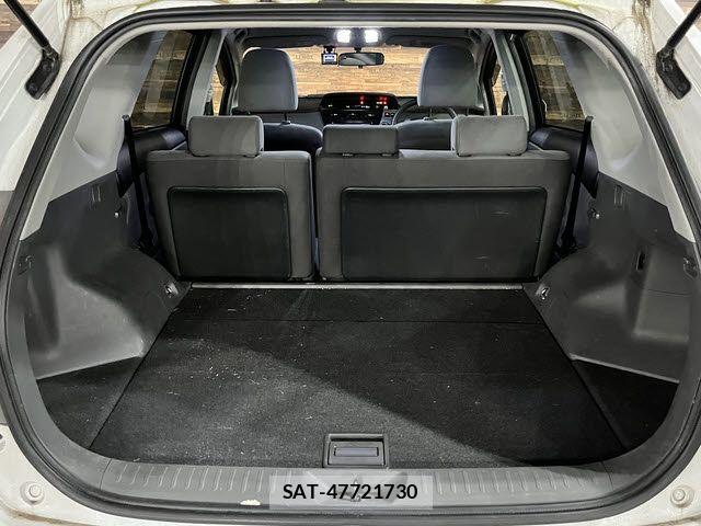 Toyota PRIUS ALPHA 2013-10 6682826-20