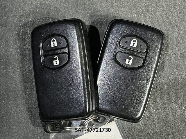 Toyota PRIUS ALPHA 2013-10 6682826-22