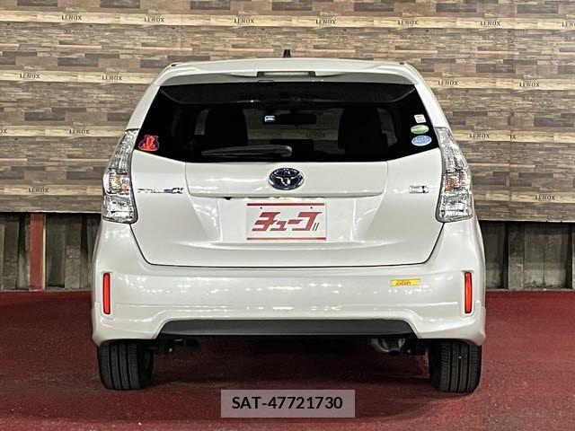 Toyota PRIUS ALPHA 2013-10 6682826-23