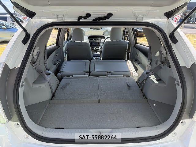 Toyota PRIUS ALPHA 2014-01 6683966-10