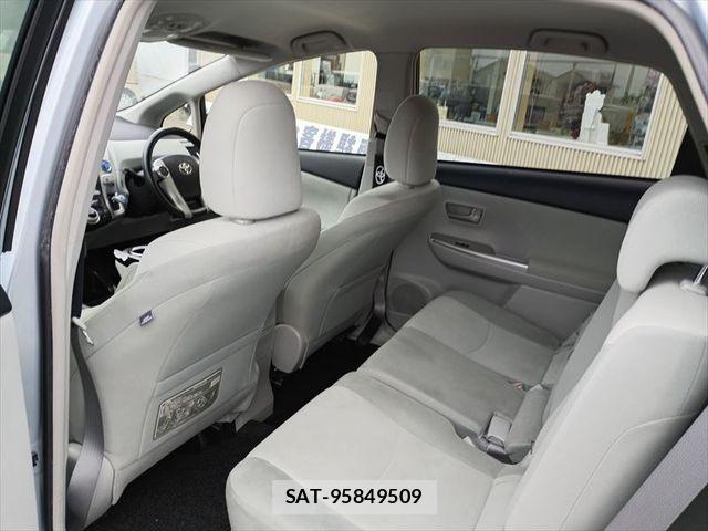 Toyota PRIUS ALPHA 2013-03 6683968-9