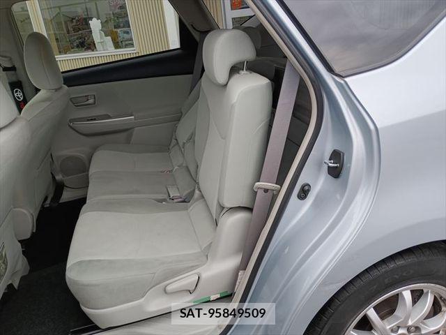 Toyota PRIUS ALPHA 2013-03 6683968-10