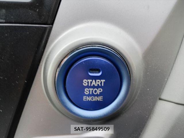 Toyota PRIUS ALPHA 2013-03 6683968-21