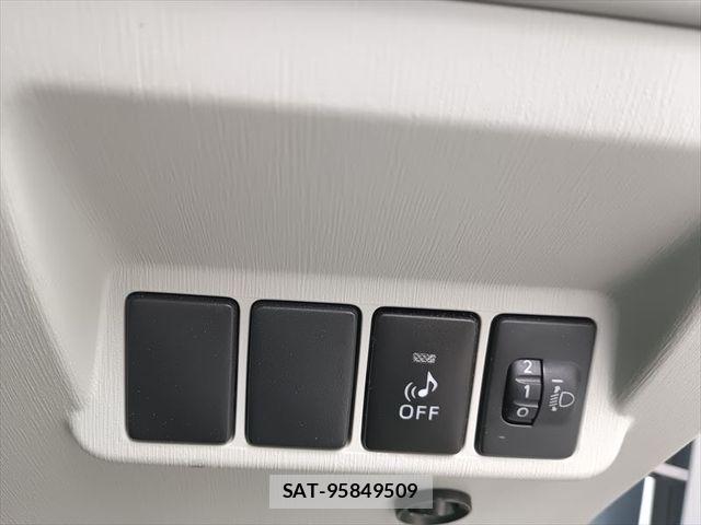 Toyota PRIUS ALPHA 2013-03 6683968-26