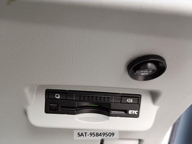 Toyota PRIUS ALPHA 2013-03 6683968-27