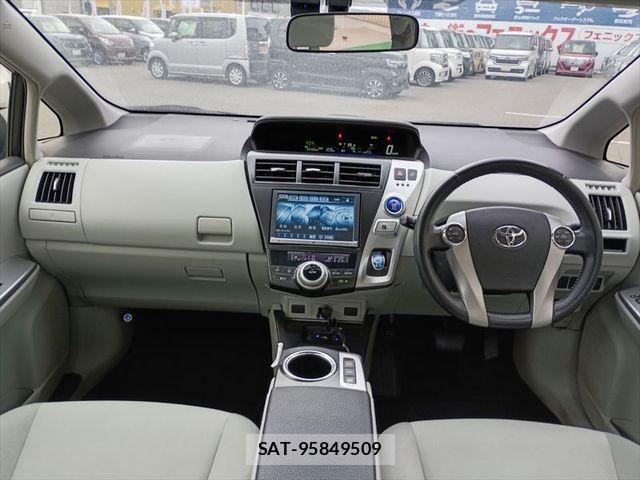 Toyota PRIUS ALPHA 2013-03 6683968-6