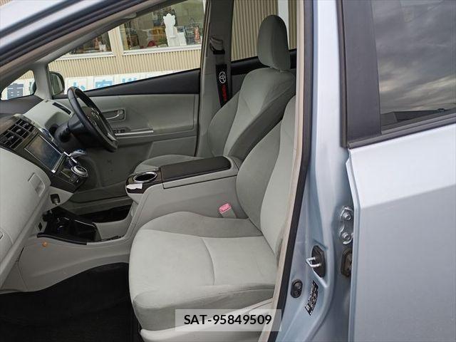 Toyota PRIUS ALPHA 2013-03 6683968-8