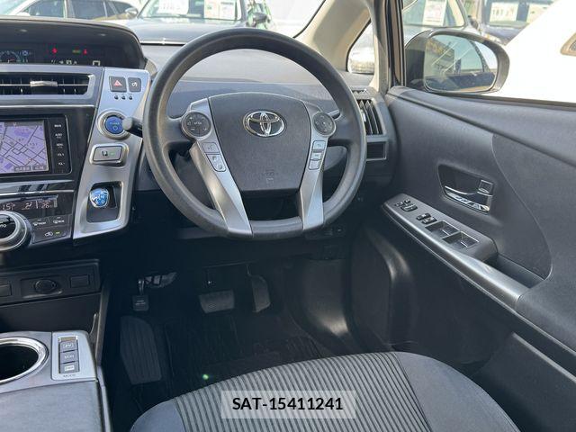 Toyota PRIUS ALPHA 2015-12 6717093-12