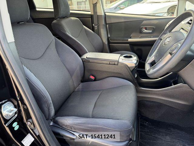 Toyota PRIUS ALPHA 2015-12 6717093-20
