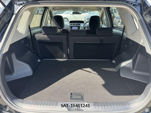 Toyota PRIUS ALPHA 2015-12 6717093-22