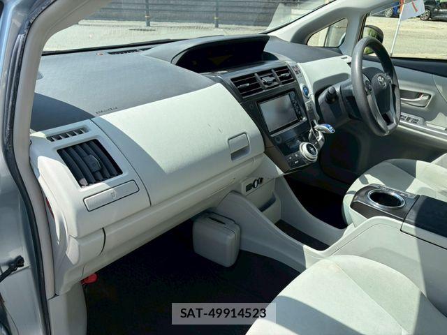 Toyota PRIUS ALPHA 2012-03 6752957-15