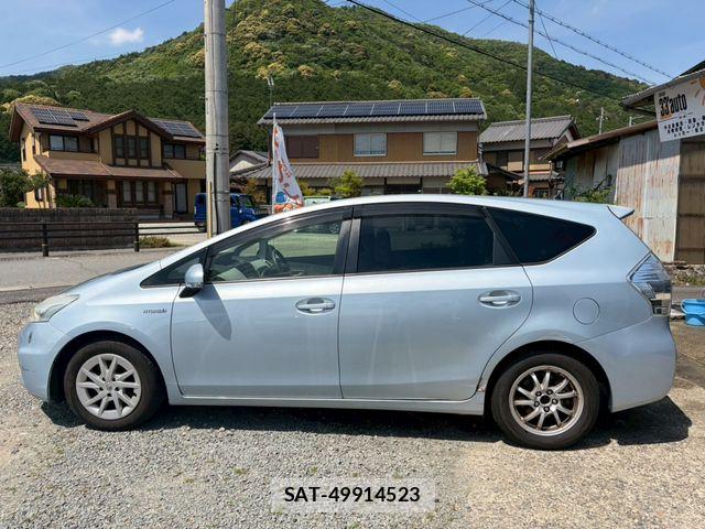 Toyota PRIUS ALPHA 2012-03 6752957-3