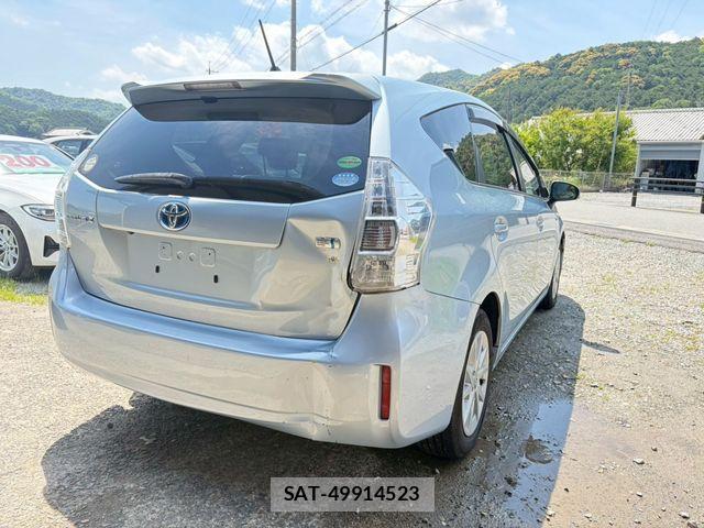 Toyota PRIUS ALPHA 2012-03 6752957-6