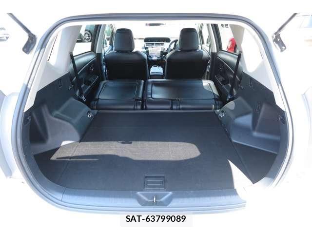 Toyota PRIUS ALPHA 2015-10 6752946-9