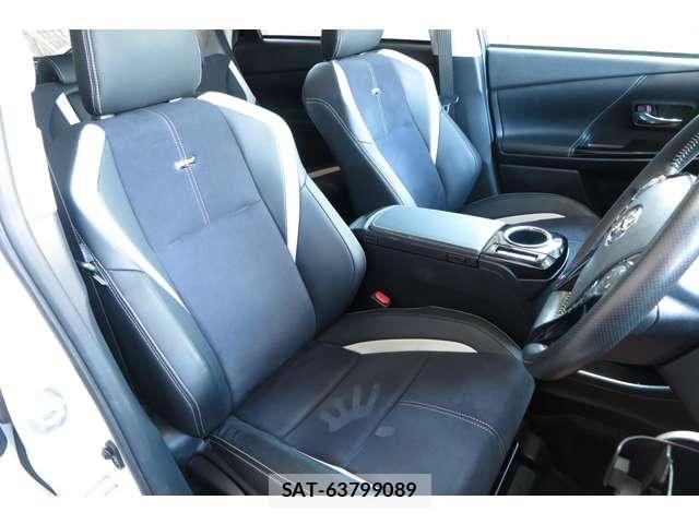 Toyota PRIUS ALPHA 2015-10 6752946-11