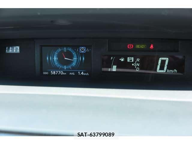 Toyota PRIUS ALPHA 2015-10 6752946-16