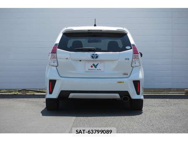 Toyota PRIUS ALPHA 2015-10 6752946-5