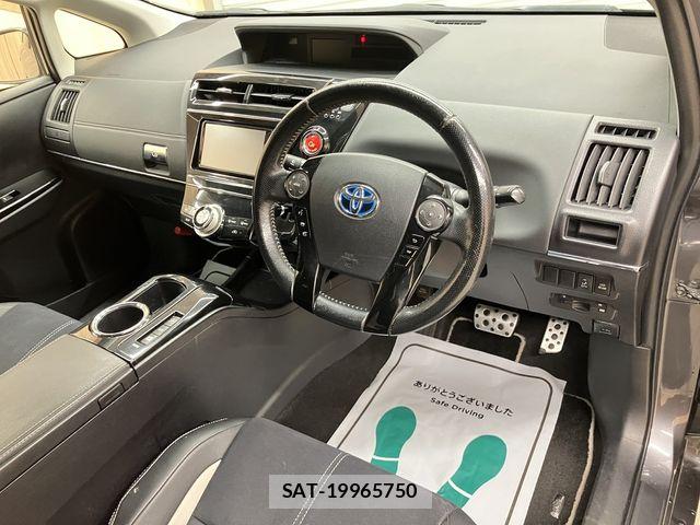 Toyota PRIUS ALPHA 2015-04 6752947-15