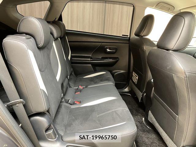Toyota PRIUS ALPHA 2015-04 6752947-17