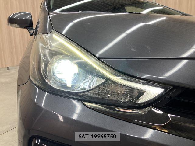 Toyota PRIUS ALPHA 2015-04 6752947-24