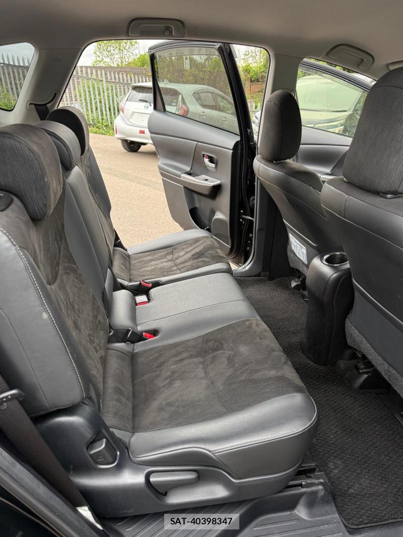 Toyota PRIUS ALPHA 2015-10 1300107-9