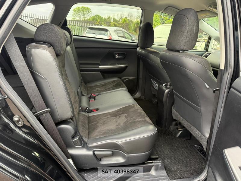 Toyota PRIUS ALPHA 2015-10 1300107-10