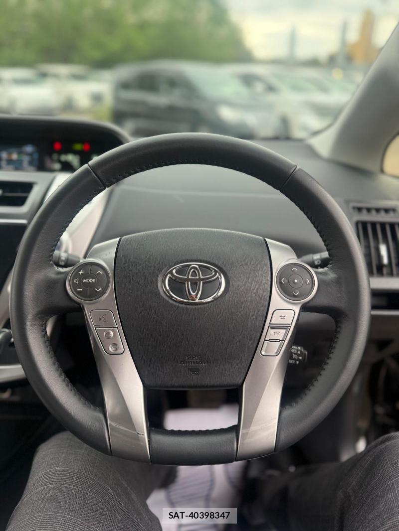 Toyota PRIUS ALPHA 2015-10 1300107-30