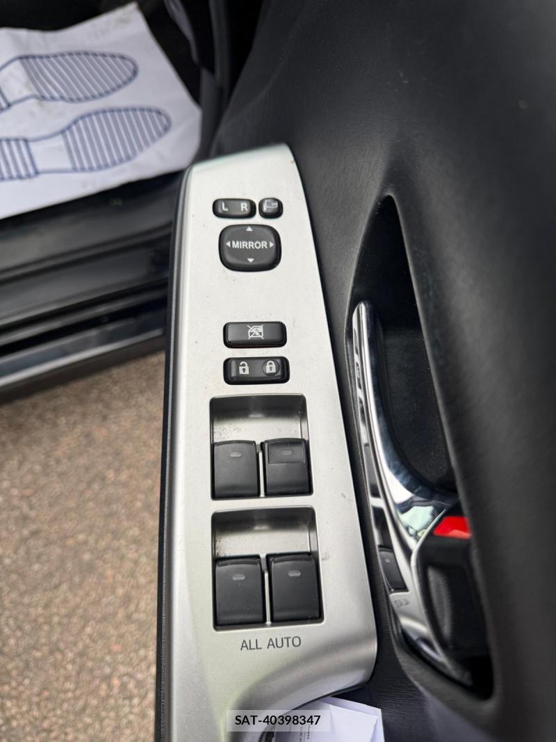 Toyota PRIUS ALPHA 2015-10 1300107-46