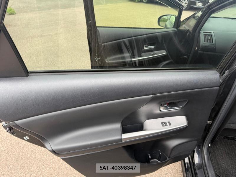 Toyota PRIUS ALPHA 2015-10 1300107-49